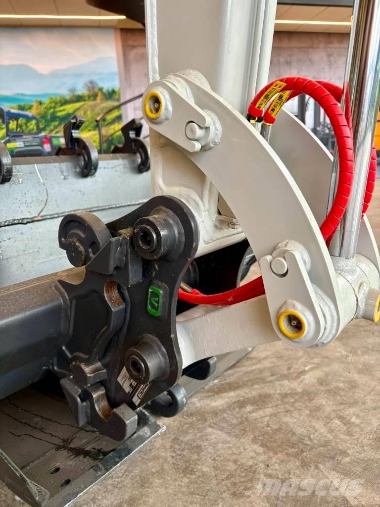 Takeuchi TB 225 Mini bagri <7t