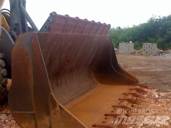Volvo L180 Kolesni nakladalci