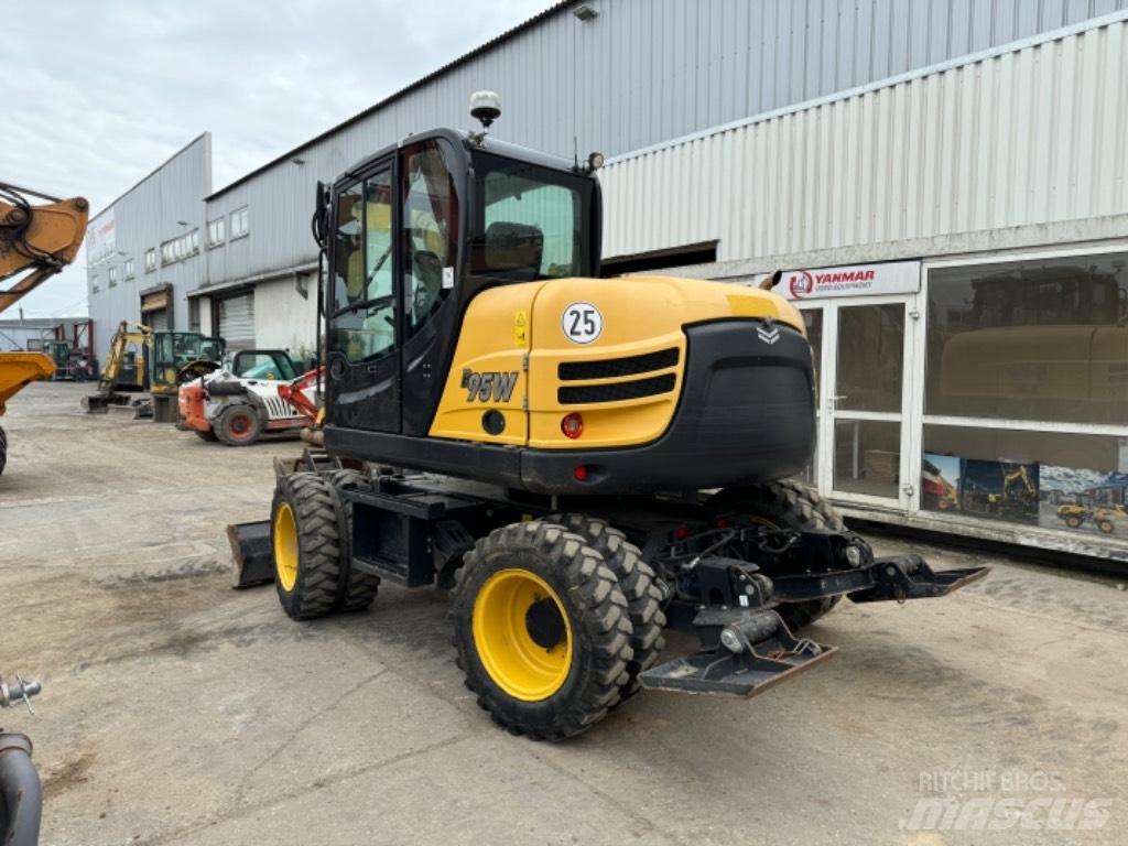 Yanmar B95W (40744) Bagri na kolesih