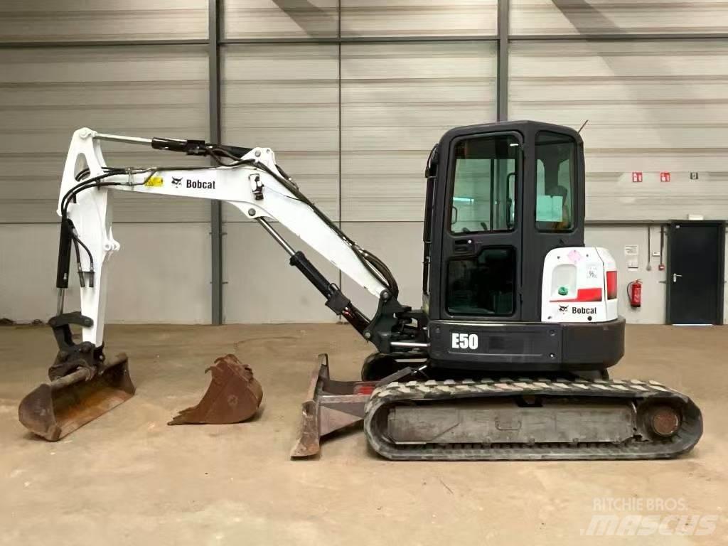 Bobcat E 50 Mini bagri <7t