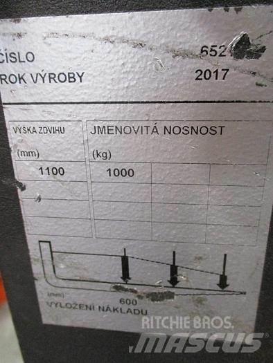 Toyota OSE 100W Nizko dvižni komisionirni viličar