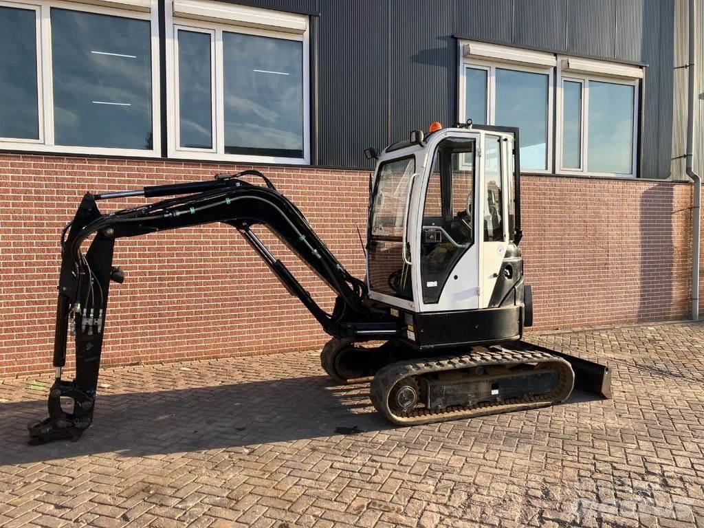 Messersi M28UC Mini bagri <7t