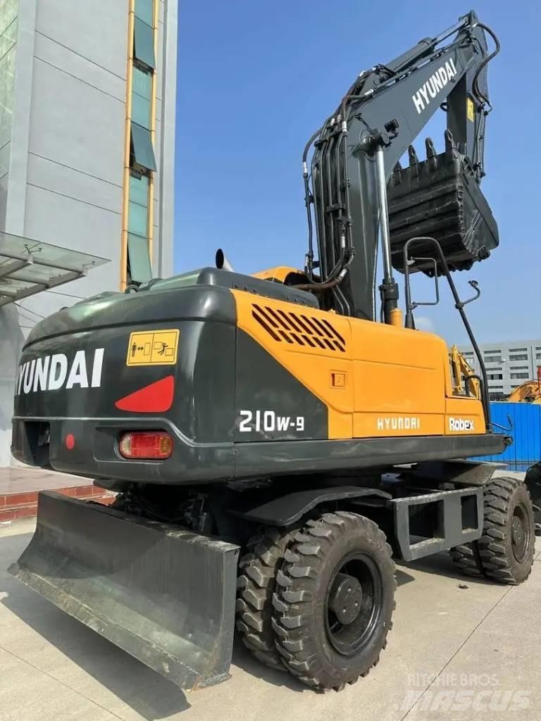 Hyundai R210W-9 Bagri na kolesih