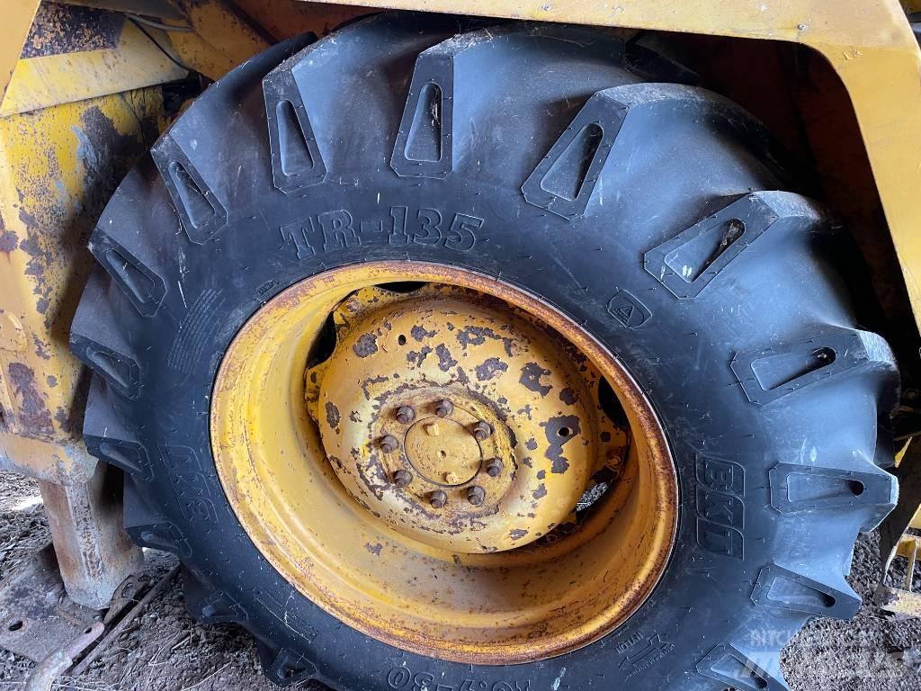 Massey Ferguson 50 B Rovokopači