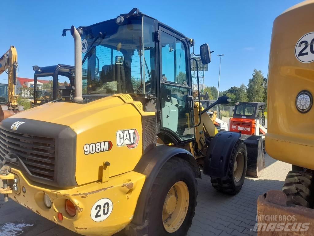 CAT 908M Kolesni nakladalci