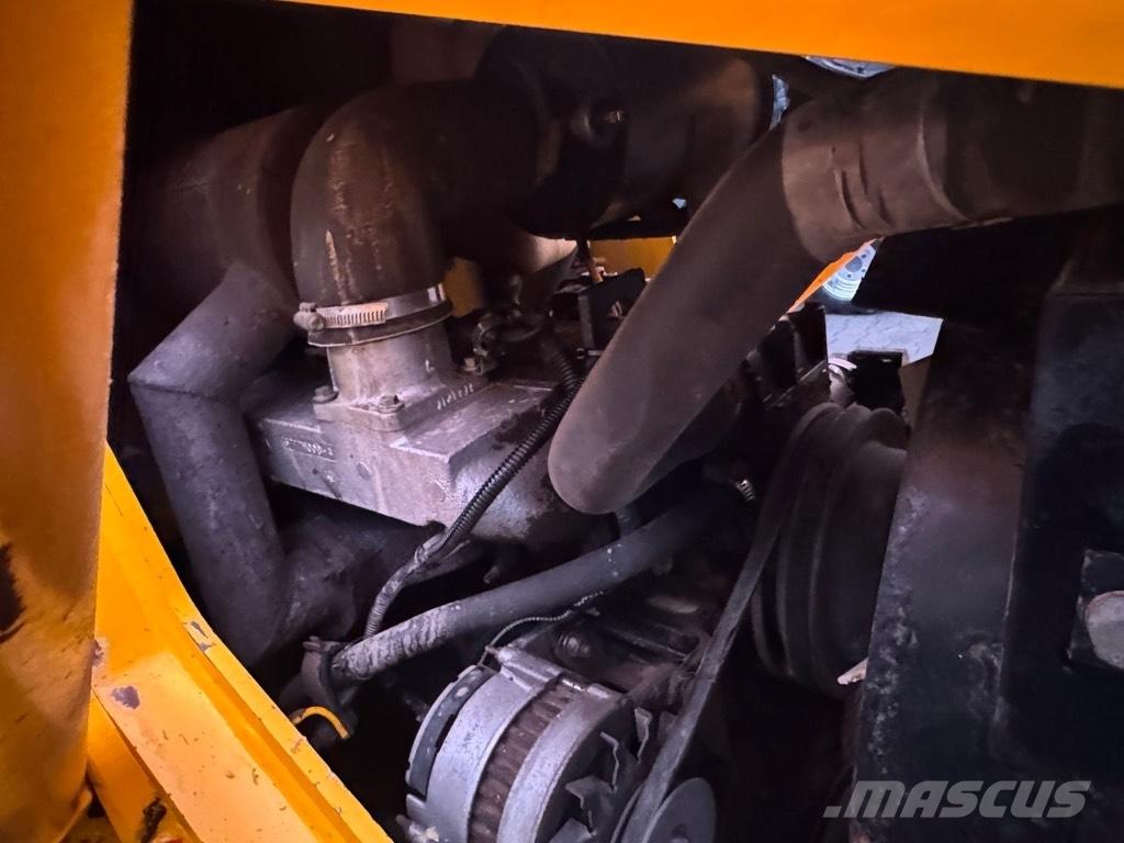 JCB 2 CX Airmaster Kolesni nakladalci