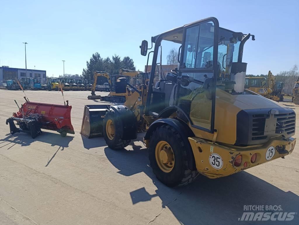 CAT 907 H 2 Kolesni nakladalci