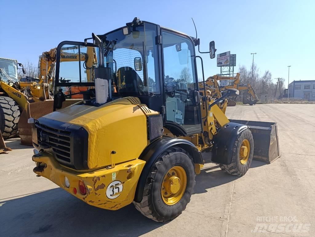 CAT 907 H 2 Kolesni nakladalci