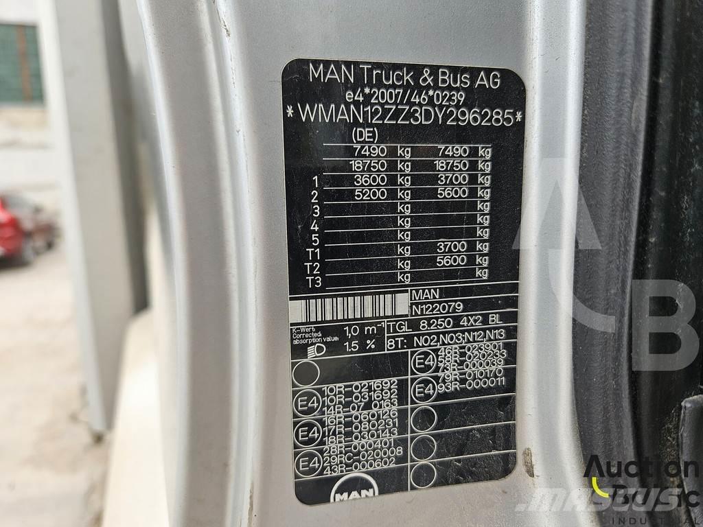 MAN TGL8.250 Tovornjaki s ponjavo