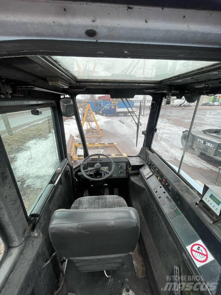 Sisu TRX181 Terminalni vlačilci