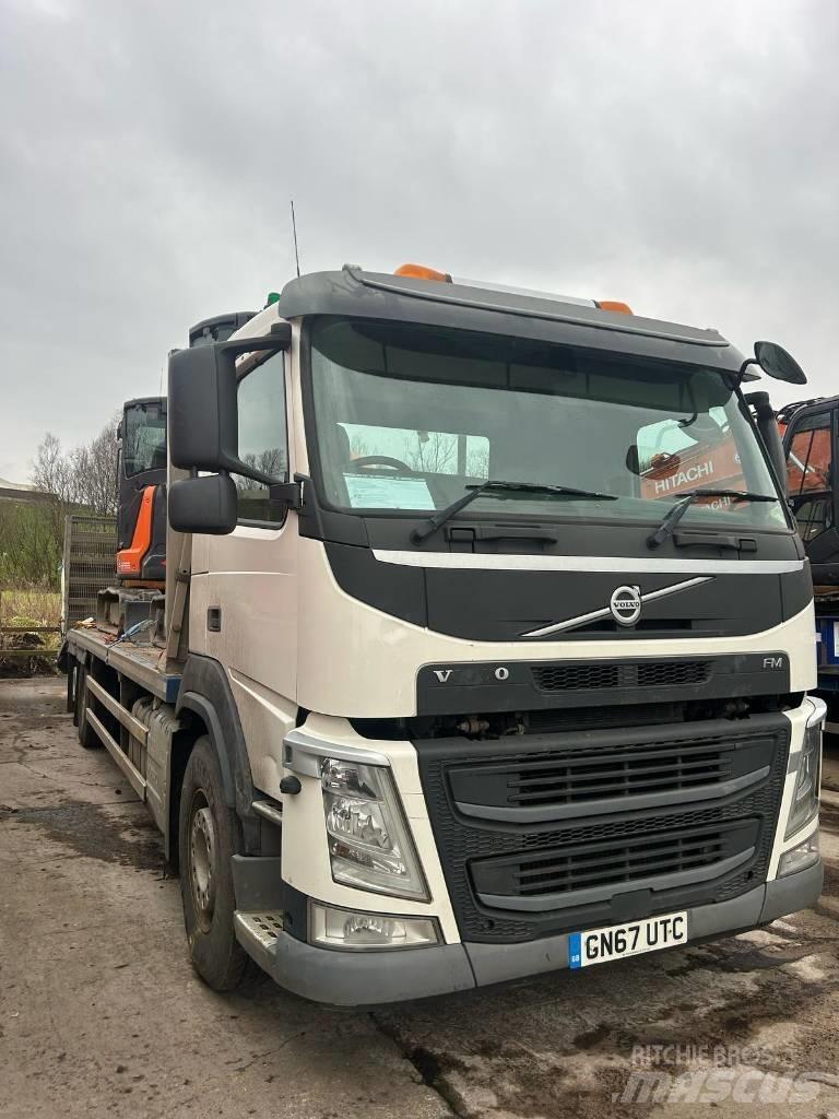 Volvo FM 11 330 Tovornjaki za prevoz avtomobilov z vitlom