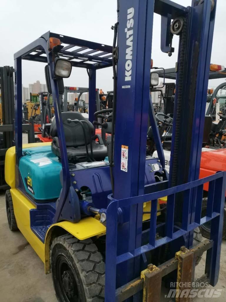 Komatsu 30 Teleskopski viličarji