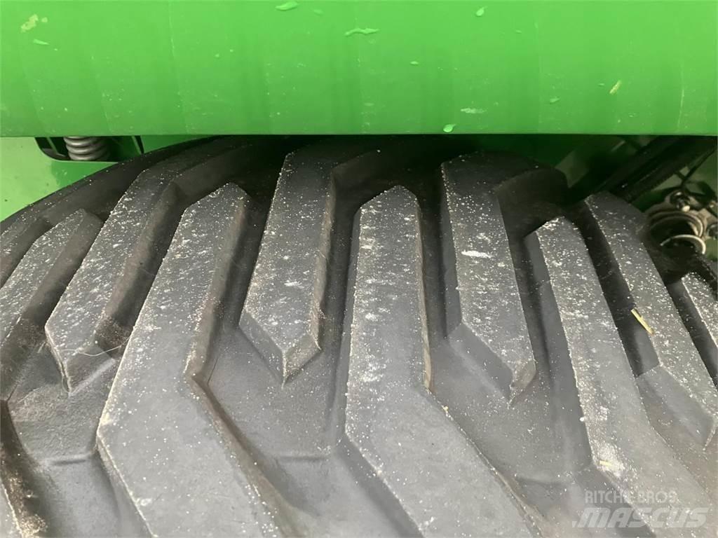 John Deere V461R Balirke (okrogle bale)