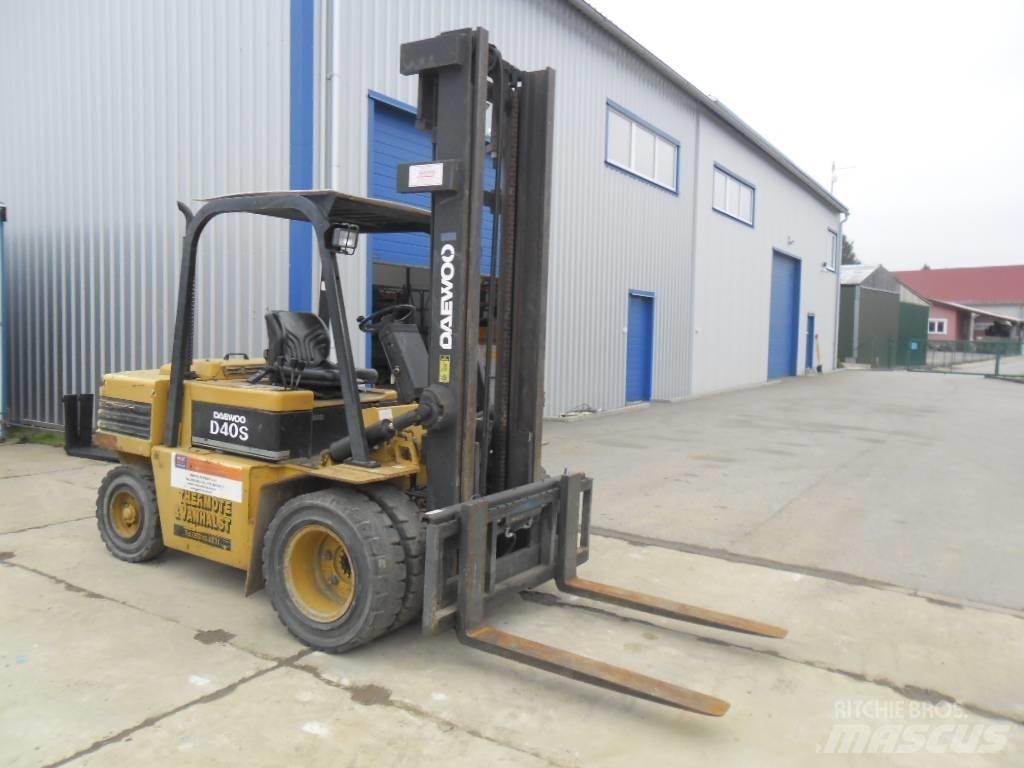 Daewoo Doosan D 40S Dizelski viličarji