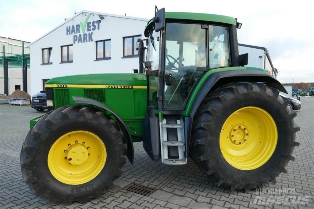 John Deere 6910 Traktorji