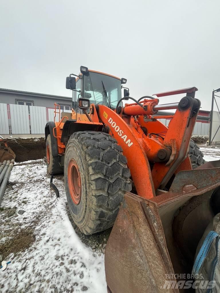 Doosan DL 400 Kolesni nakladalci
