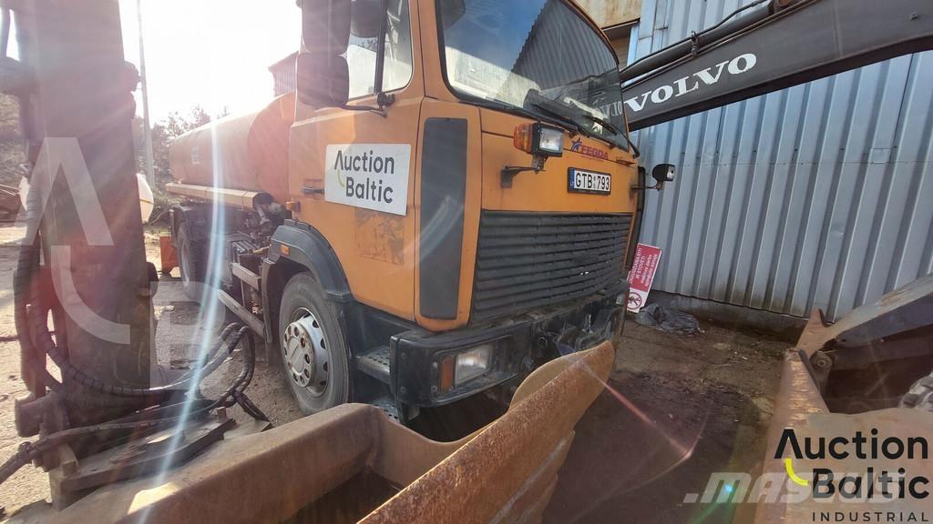 MAZ 533731 Tovornjaki cisterne