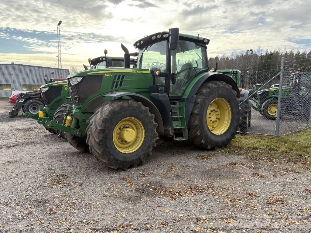 John Deere 6215 R Traktorji