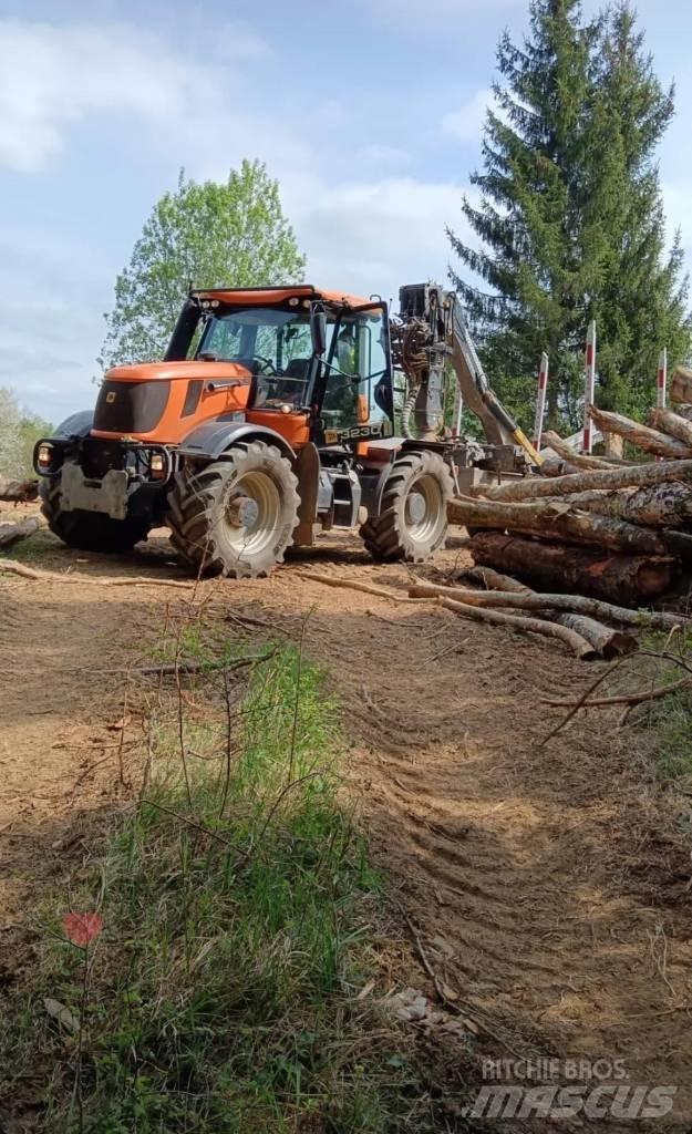 JCB Fastrac 3230 Gozdarski traktorji