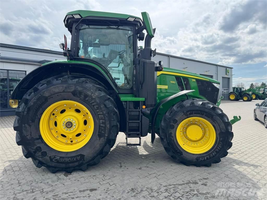 John Deere 7R 330 Traktorji
