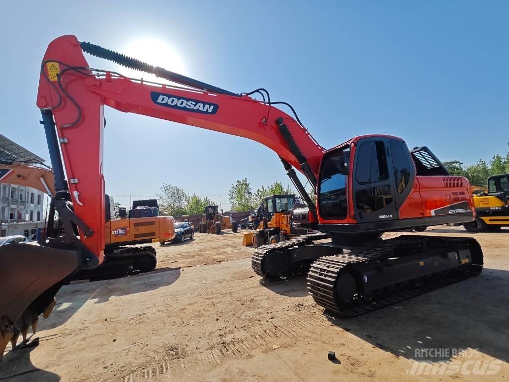 Doosan DX 225 LC Bagri goseničarji