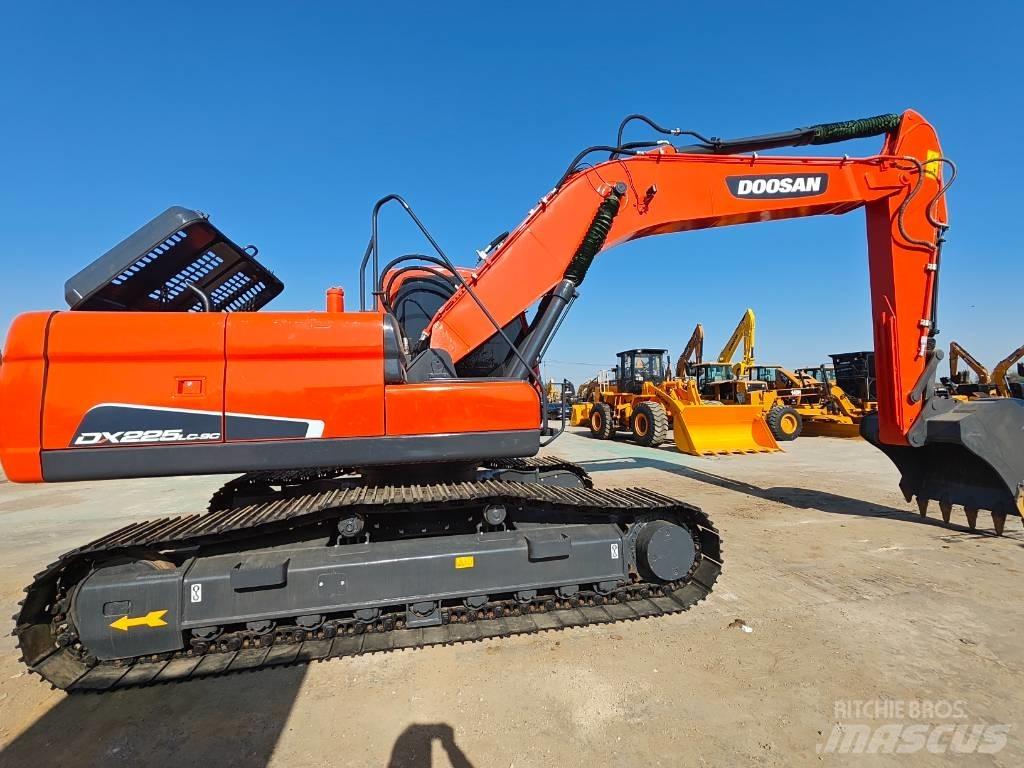 Doosan DX 225 LC Bagri goseničarji