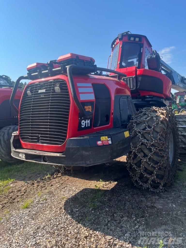 Komatsu 911CX-6 Harvesterji