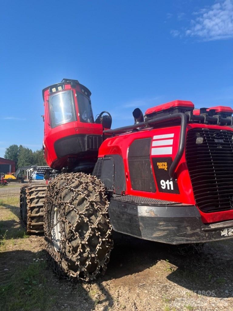 Komatsu 911CX-6 Harvesterji