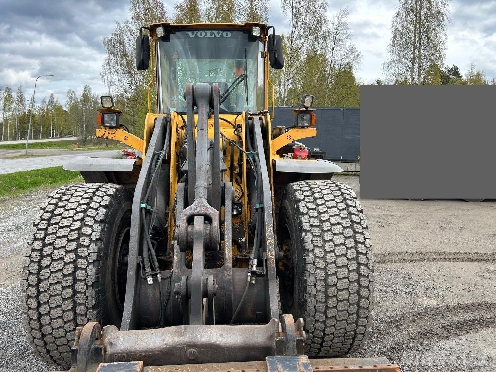 Volvo L 120 E Kolesni nakladalci