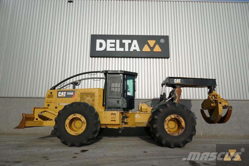 CAT 555D Skiderji