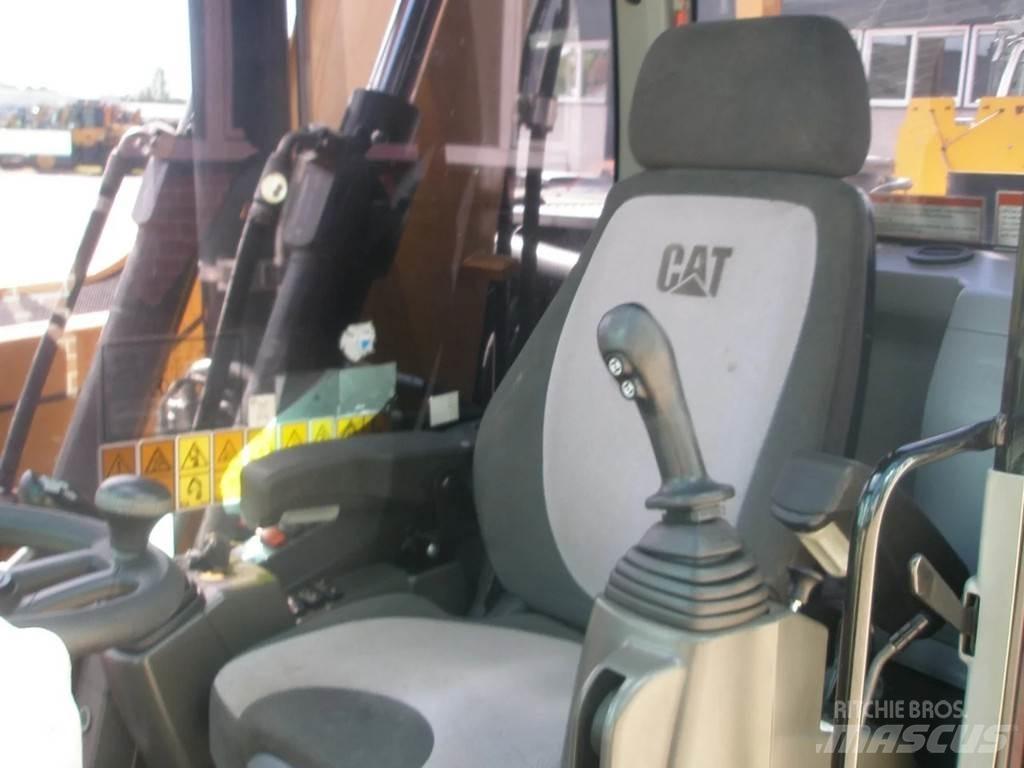 CAT M314F Bagri na kolesih
