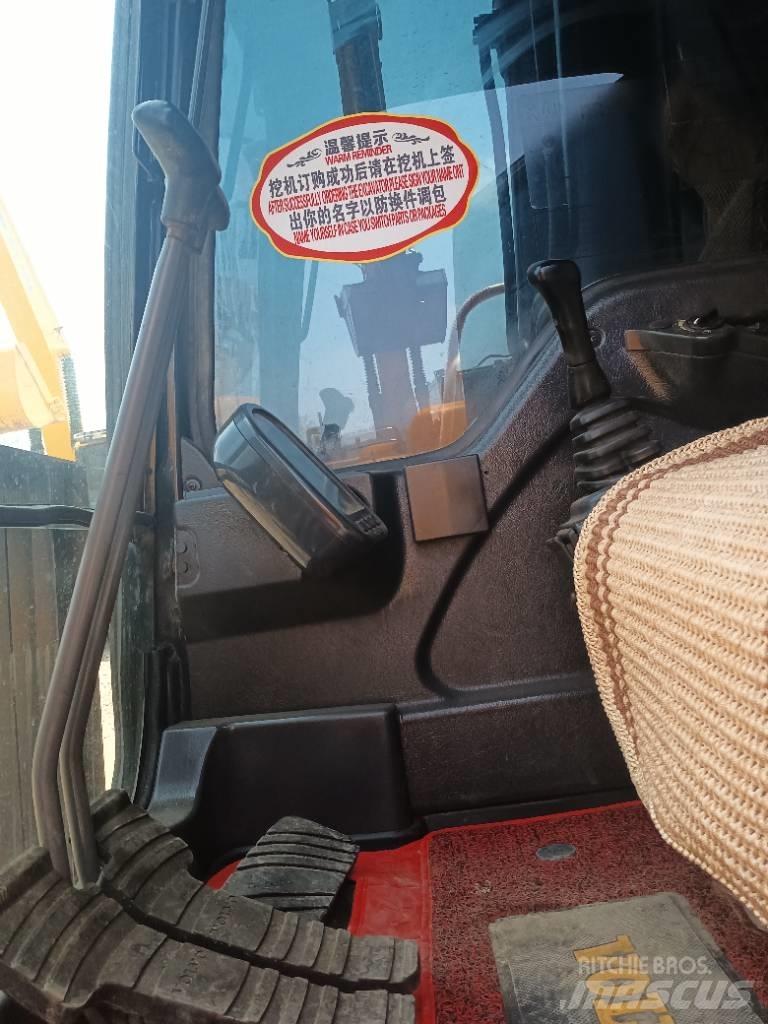 Volvo EC 240 Bagri goseničarji