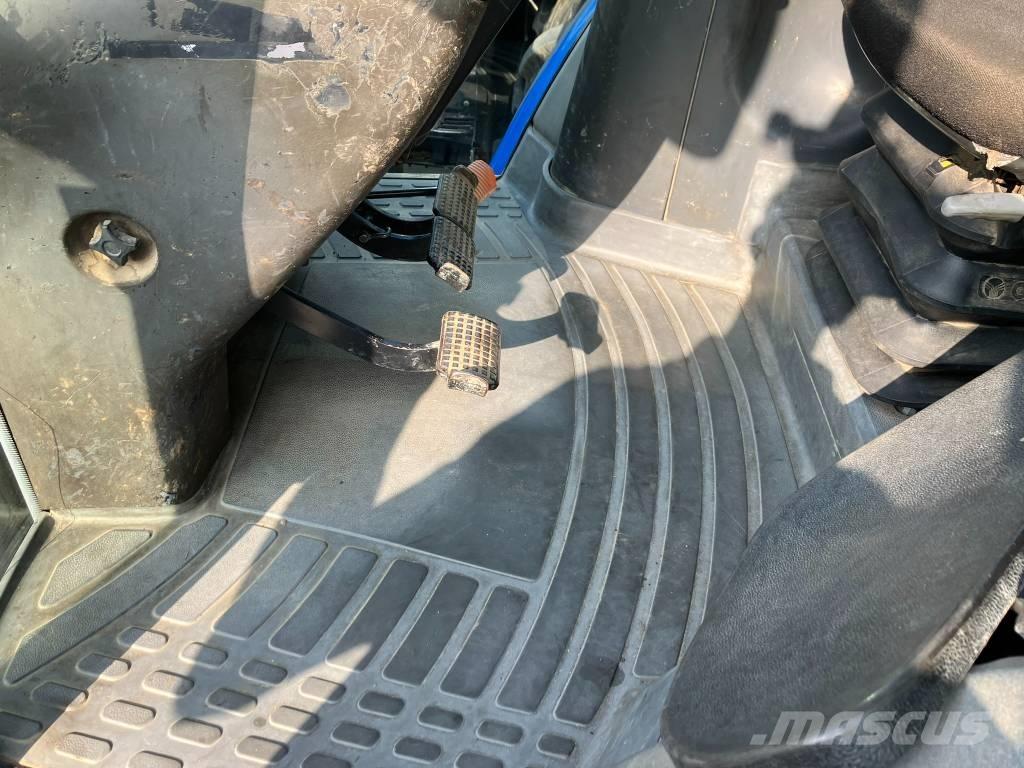 New Holland TM 135 Traktorji
