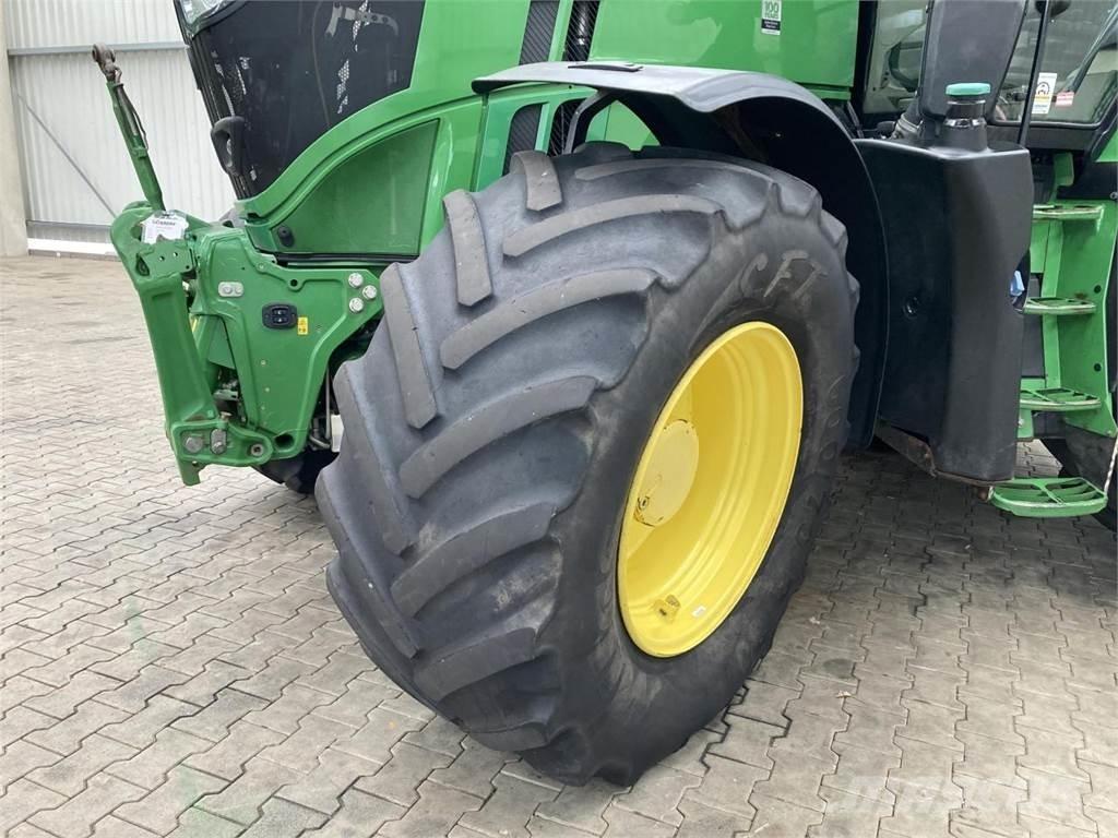 John Deere 6230R Traktorji