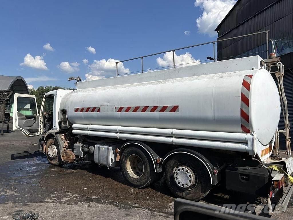 Renault 320 Tovornjaki cisterne