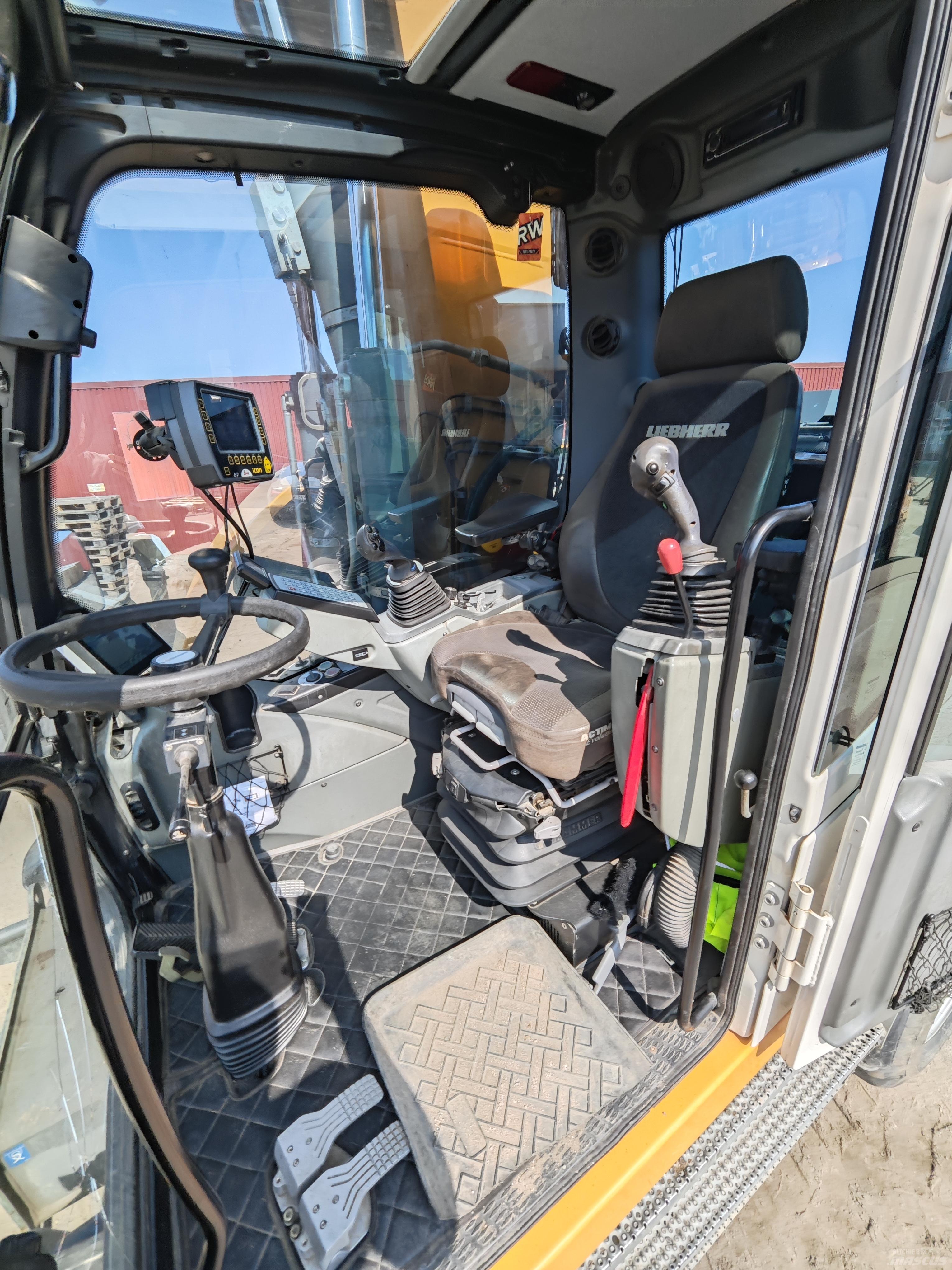 Liebherr 914 C Bagri na kolesih