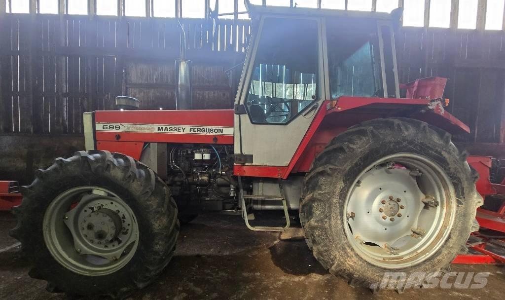 Massey Ferguson 699 Traktorji