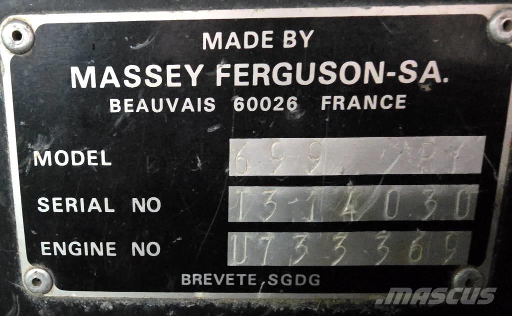 Massey Ferguson 699 Traktorji