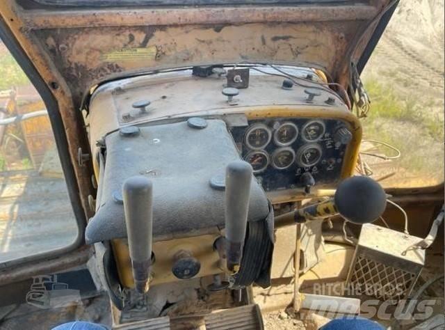 CAT D 7 G Buldožerji goseničarji