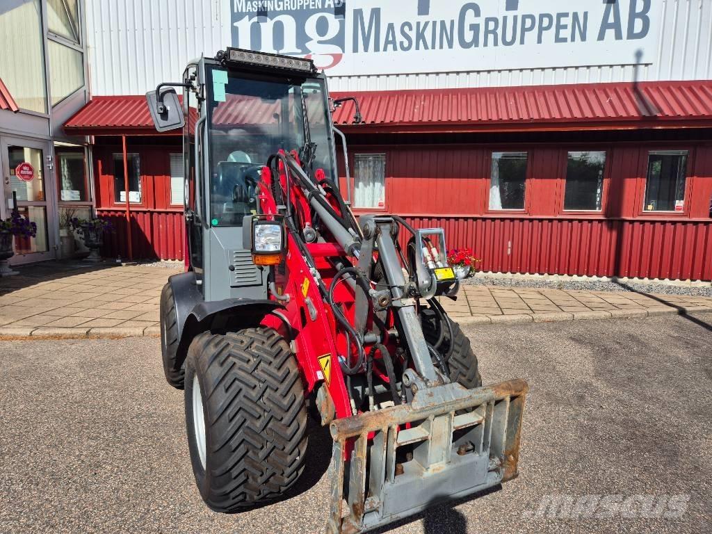 Weidemann 1160 Večnamenski nakladalci