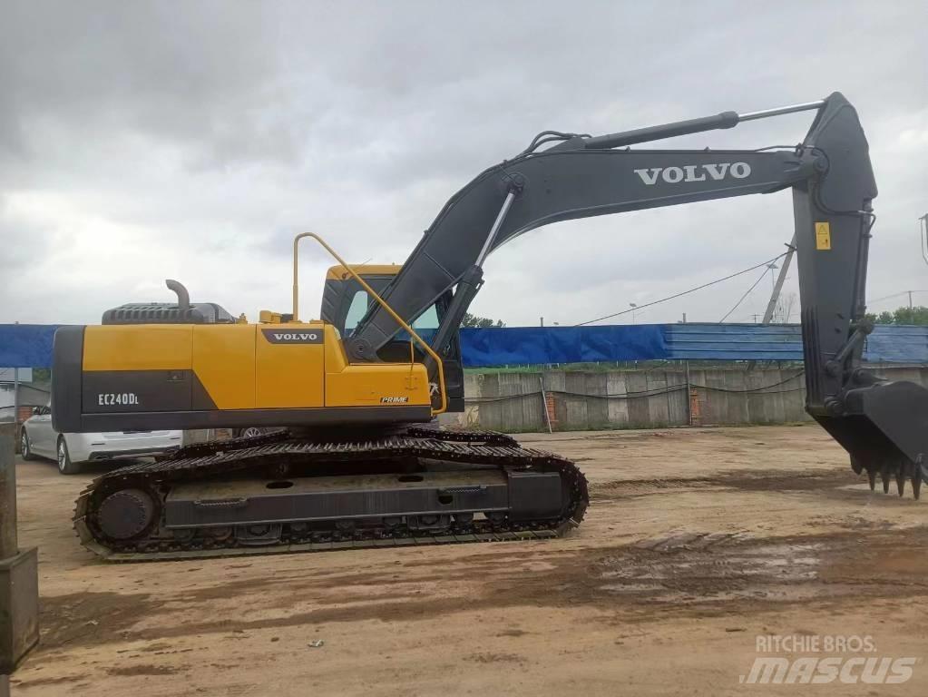 Volvo EC 240 DL Bagri goseničarji