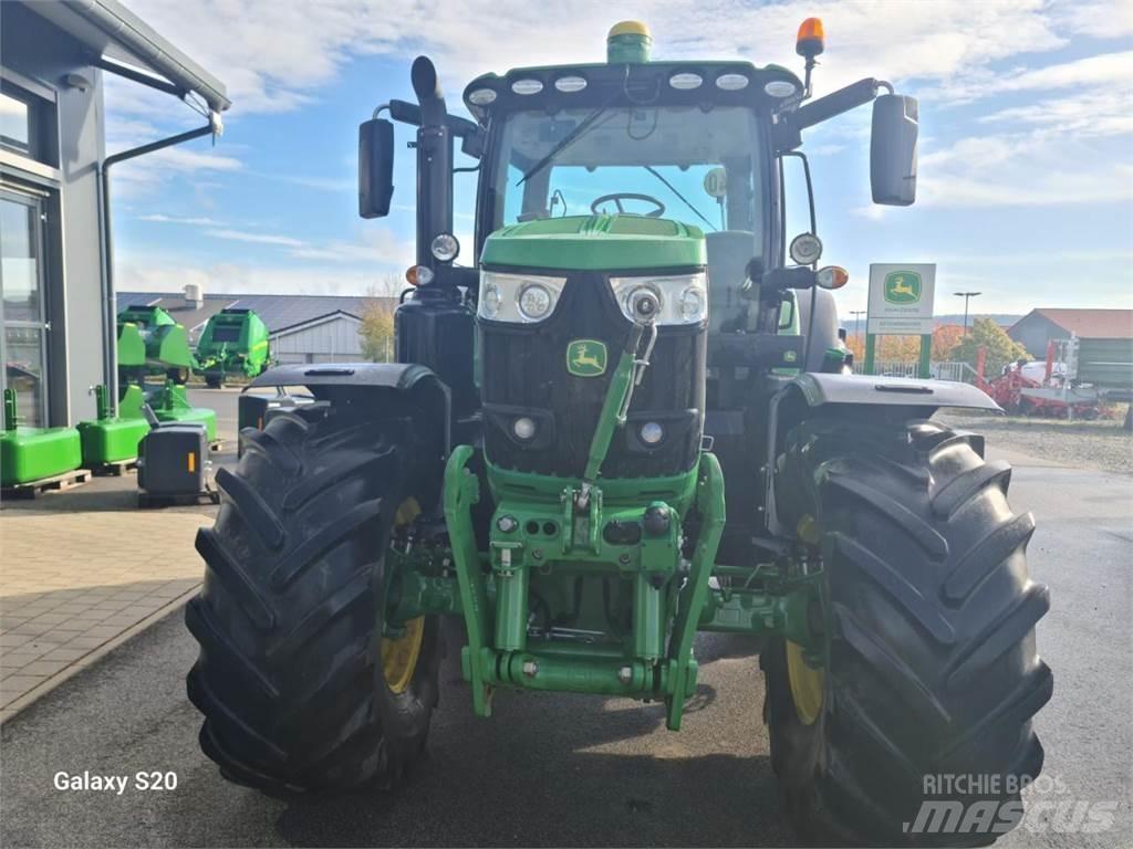John Deere 6215R Traktorji
