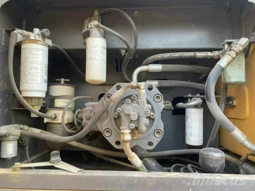 Volvo EC 350DL Bagri goseničarji