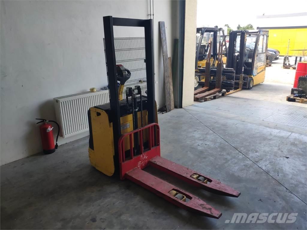 Hyster S1.0E Samopogonski ročni viličarji