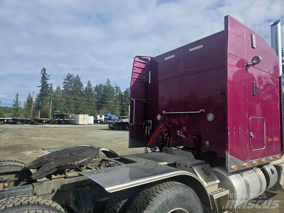 Peterbilt 388 Vlačilci