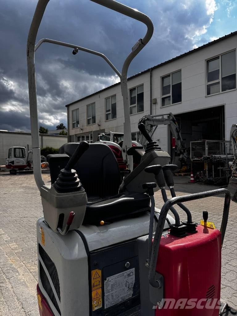 Takeuchi TB 210 R Mini bagri <7t