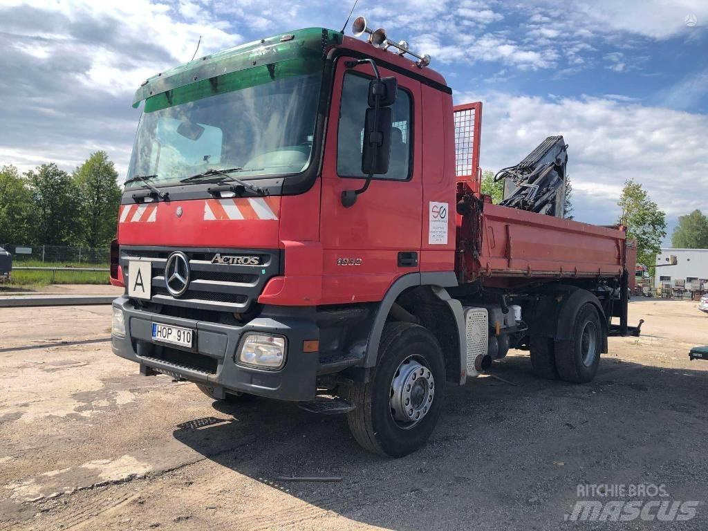 Mercedes-Benz 1832 Tovornjaki z žerjavom