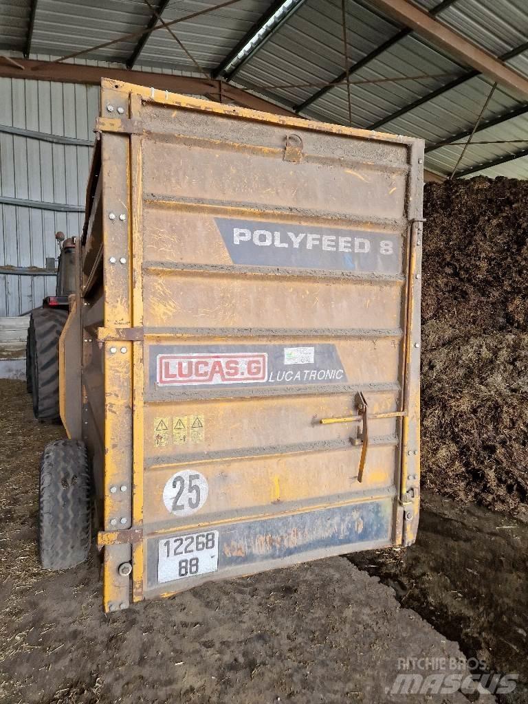 Lucas Polyfeed 8 Rezač za bale, oprema za rezanje in odvijanje bal