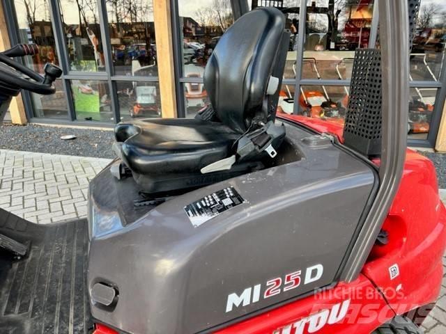 Manitou MI25D Dizelski viličarji