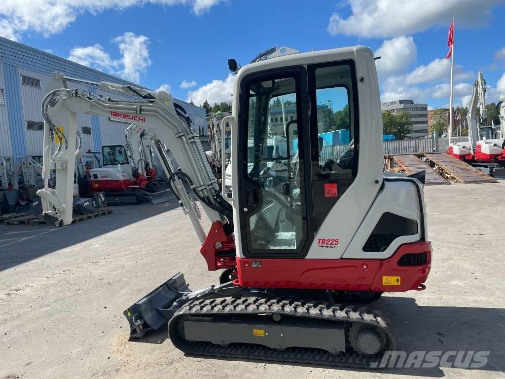 Takeuchi TB 225 Mini bagri <7t